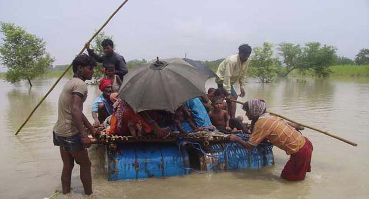 बिहार बाढ: 6 और मौत, दो नदियां अभी भी खतरे के निशान से ऊपर बिहार बाढ: 6 और मौत, दो नदियां अभी भी खतरे के निशान से ऊपर