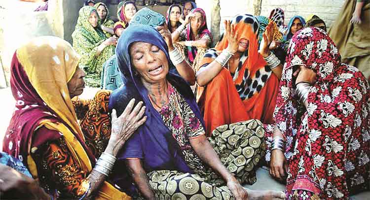 पाक में जहरीली शराब से 24 हिंदुओं की मौत पाक में जहरीली शराब से 24 हिंदुओं की मौत