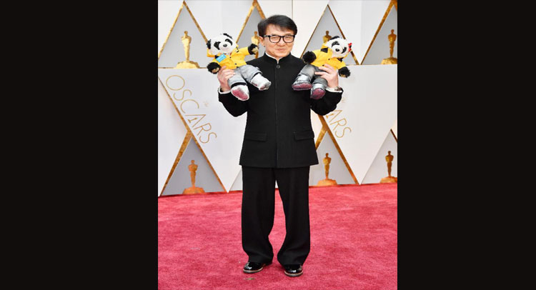 Pics: Oscars 2017 के रेड कार्पेट पर इस अंदाज में दिखे सितारे Pics: Oscars 2017 के रेड कार्पेट पर इस अंदाज में दिखे सितारे