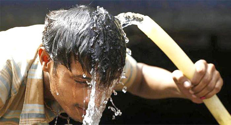 चिलचिलाती गर्मी से बेहाल देश के कई राज्य, राजस्थान में 44.4 डिग्री पहुंचा तापमान चिलचिलाती गर्मी से बेहाल देश के कई राज्य, राजस्थान में 44.4 डिग्री पहुंचा तापमान