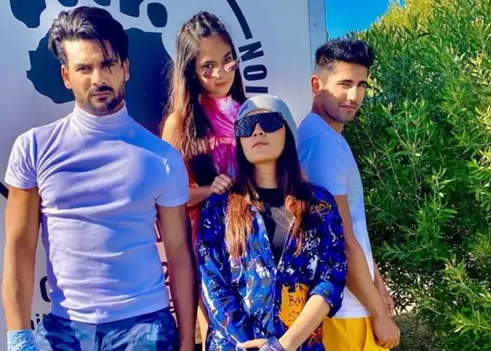KKK11 : केपटाउन से देखें Contestants की BTS PHOTOS KKK11 : केपटाउन से देखें Contestants की BTS PHOTOS