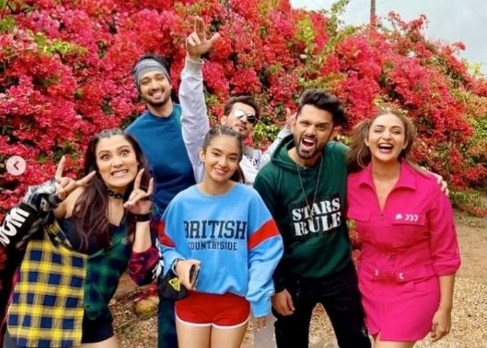 KKK11 : केपटाउन से देखें Contestants की BTS PHOTOS KKK11 : केपटाउन से देखें Contestants की BTS PHOTOS