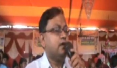 डीएम ने दी जातिगत राजनीति को बढ़ावा, कहा अपनी जाति के दुश्मन को भी वोट दें डीएम ने दी जातिगत राजनीति को बढ़ावा, कहा अपनी जाति के दुश्मन को भी वोट दें