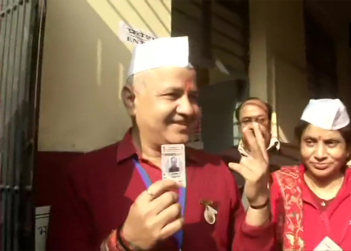 DelhiElections2020: अरविंद केजरीवाल से लेकर अलका लांबा तक इन दिग्गज नेताओं ने किया मतदान DelhiElections2020: अरविंद केजरीवाल से लेकर अलका लांबा तक इन दिग्गज नेताओं ने किया मतदान