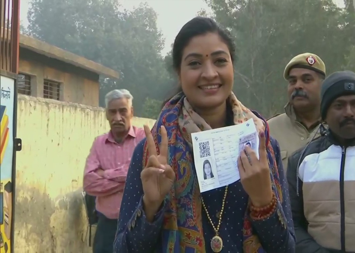 DelhiElections2020: अरविंद केजरीवाल से लेकर अलका लांबा तक इन दिग्गज नेताओं ने किया मतदान DelhiElections2020: अरविंद केजरीवाल से लेकर अलका लांबा तक इन दिग्गज नेताओं ने किया मतदान