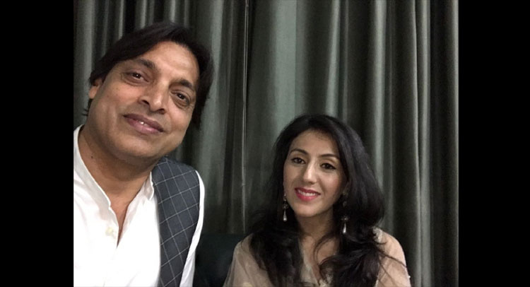 भारत ही नहीं पाक में भी उड़ा रहा शोएब का मजाक, जानें क्या कह डाला सोशल मीडिया पर भारत ही नहीं पाक में भी उड़ा रहा शोएब का मजाक, जानें क्या कह डाला सोशल मीडिया पर