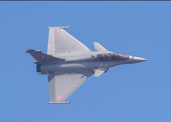 88वां वायुसेना दिवस मना रहा भारत, तस्वीरों में देखिए Air Force की ताकत.... 88वां वायुसेना दिवस मना रहा भारत, तस्वीरों में देखिए Air Force की ताकत....