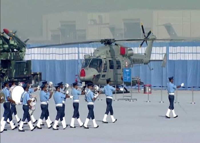 88वां वायुसेना दिवस मना रहा भारत, तस्वीरों में देखिए Air Force की ताकत.... 88वां वायुसेना दिवस मना रहा भारत, तस्वीरों में देखिए Air Force की ताकत....
