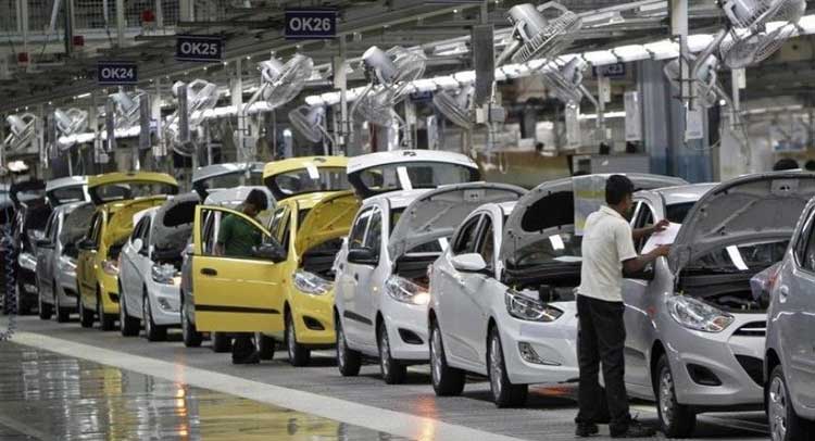 ऑटो इंडस्ट्री को 12,000 करोड़ के नुकसान का खतरा ऑटो इंडस्ट्री को 12,000 करोड़ के नुकसान का खतरा