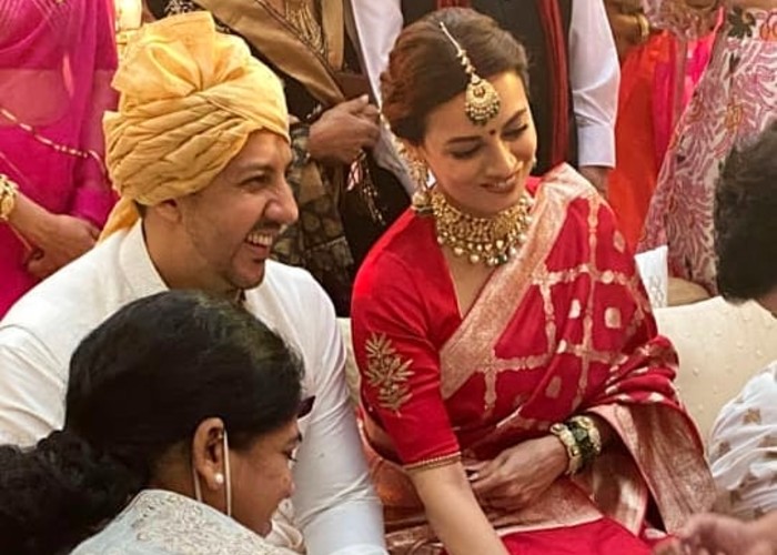 दीया मिर्जा ने बिजनेसमैन वैभव रेखी के साथ लिए सात फेरे, देखें तस्वीरें दीया मिर्जा ने बिजनेसमैन वैभव रेखी के साथ लिए सात फेरे, देखें तस्वीरें