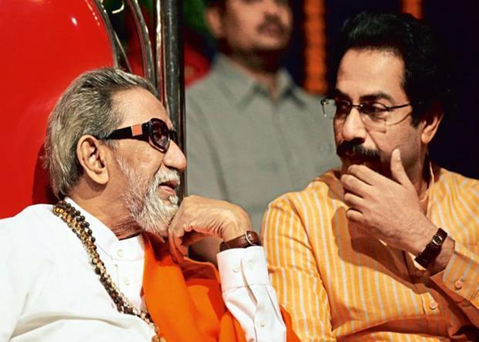 Udhav thackeray and Bal thackeray in meeting