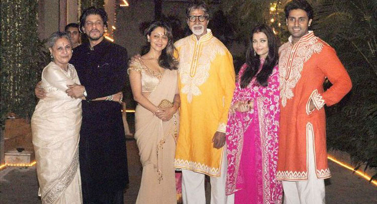 फैंस को #Diwali पर बॉलीवुड ने ऐसे दी बधाई फैंस को #Diwali पर बॉलीवुड ने ऐसे दी बधाई