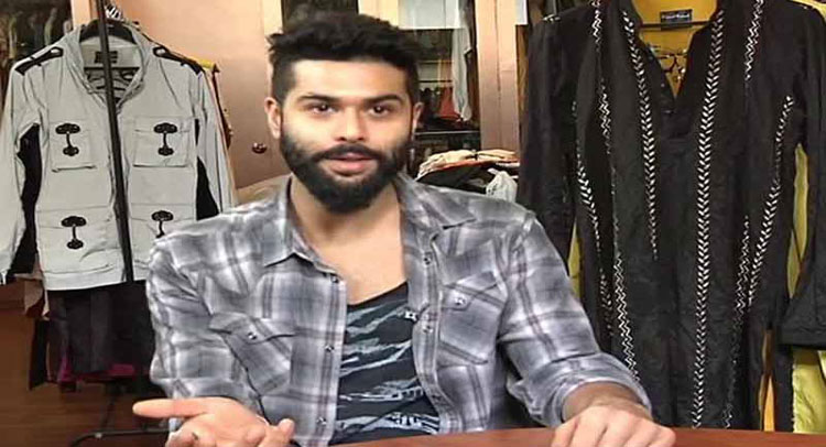Video में देखें, कैसे इस डिजाइनर को जबरन उठाकर लाए ये दो अभिनेता Video में देखें, कैसे इस डिजाइनर को जबरन उठाकर लाए ये दो अभिनेता