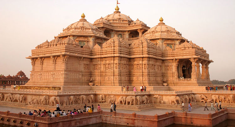 इन धार्मिक स्थलों पर जाकर खुद को पाएं ईश्वर के करीब इन धार्मिक स्थलों पर जाकर खुद को पाएं ईश्वर के करीब