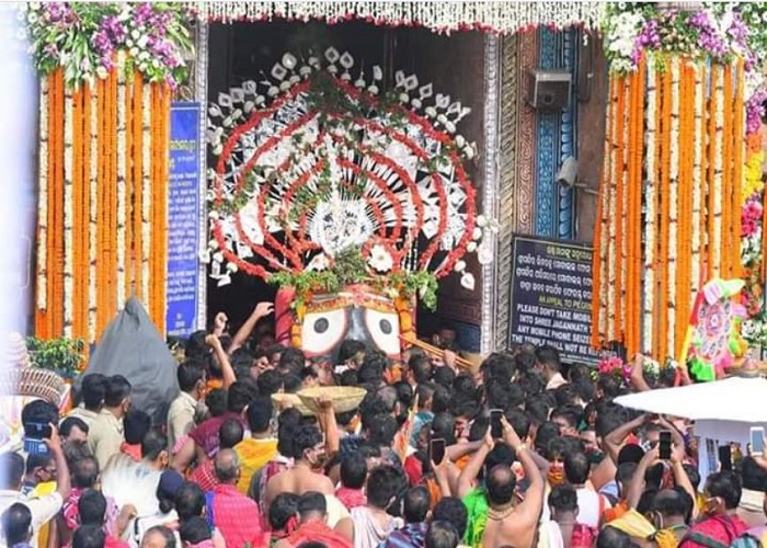 लॉकडाउन के बीच ऐसे निकली भगवान जगन्नाथ की रथ यात्रा, यहां देखें फोटो लॉकडाउन के बीच ऐसे निकली भगवान जगन्नाथ की रथ यात्रा, यहां देखें फोटो