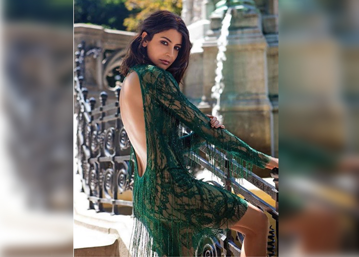 'सेक्सी आंटी' से 'वल्गर ड्रेस' तक...कुछ इस तरह किया गया Bollywood Actresses को ट्रोल, देखे तस्वीरें 'सेक्सी आंटी' से 'वल्गर ड्रेस' तक...कुछ इस तरह किया गया Bollywood Actresses को ट्रोल, देखे तस्वीरें
