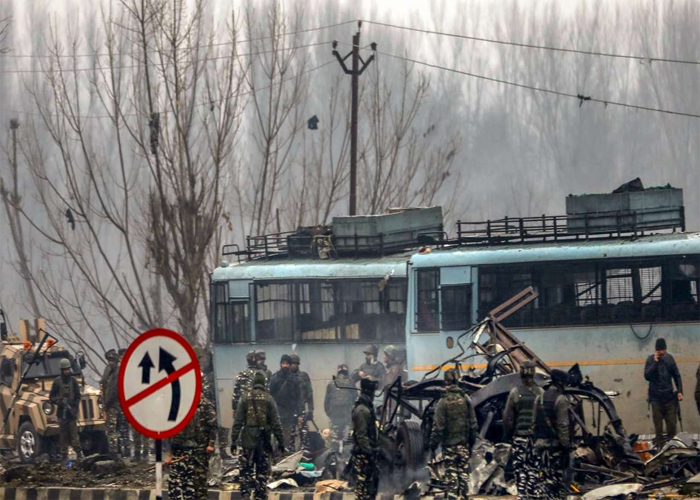 Pulwama Attack: CRPF के शहीदों को देश ने किया सलाम, लिखा हम नहीं भूलेंगे-हम नहीं माफ करेंगे, देखें तस्वीरें Pulwama Attack: CRPF के शहीदों को देश ने किया सलाम, लिखा हम नहीं भूलेंगे-हम नहीं माफ करेंगे, देखें तस्वीरें