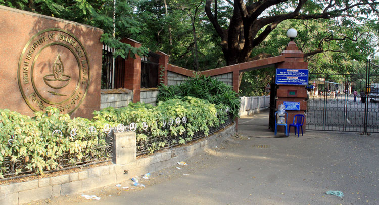 IIT मद्रास से पहली बार स्टूडेंट्स का चयन करेगी Apple और UIDAI IIT मद्रास से पहली बार स्टूडेंट्स का चयन करेगी Apple और UIDAI