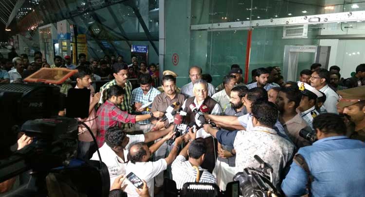 ऑपरेशन संकटमोचन: 156 भारतीयों की वतन वापसी, दिल्ली पहुंचे ऑपरेशन संकटमोचन: 156 भारतीयों की वतन वापसी, दिल्ली पहुंचे