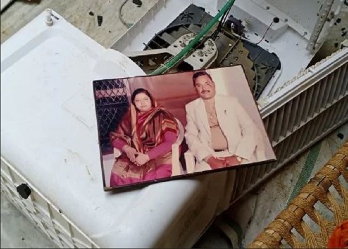 मोस्ट वांटेड विकास दुबे का घर पुलिस ने ऐसे किया तहस-नहस, देखें Photos मोस्ट वांटेड विकास दुबे का घर पुलिस ने ऐसे किया तहस-नहस, देखें Photos