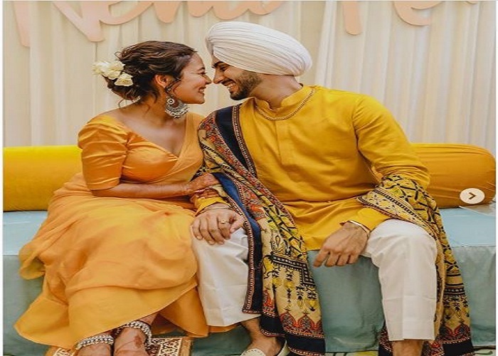 नेहू-प्रीत वेडिंग: न्यू कपल के सोशल मीडिया पर कुछ ऐसे दिखे अंदाज, देखें तस्वीरें... नेहू-प्रीत वेडिंग: न्यू कपल के सोशल मीडिया पर कुछ ऐसे दिखे अंदाज, देखें तस्वीरें...