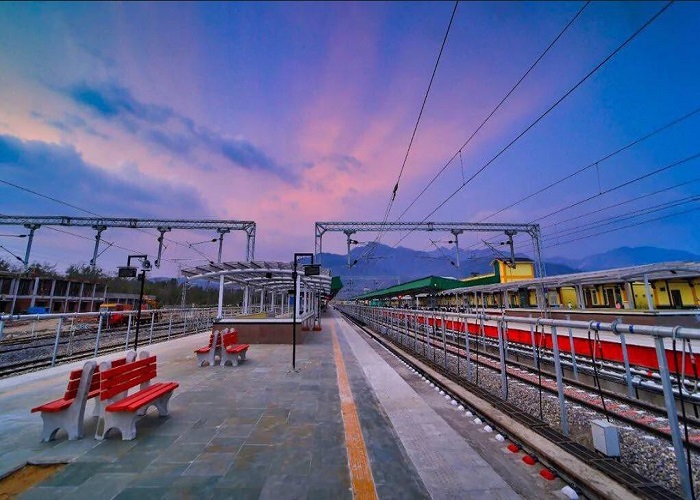 ऋषिकेश में बन रहा है शानदार Railway Station, देखें तस्वीरें... ऋषिकेश में बन रहा है शानदार Railway Station, देखें तस्वीरें...