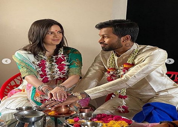 हार्दिक पांड्या ने पहली बार शेयर की स्पेशल फोटो, लिखा- फॅमिली... हार्दिक पांड्या ने पहली बार शेयर की स्पेशल फोटो, लिखा- फॅमिली...