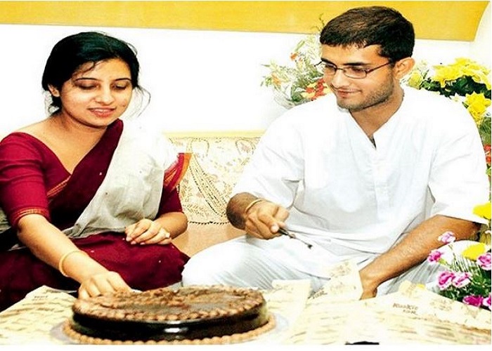 Bday Special: सौरव गांगुली को 2 बार करनी पड़ी थी शादी,तस्वीरों में देखें लव स्टोरी.... Bday Special: सौरव गांगुली को 2 बार करनी पड़ी थी शादी,तस्वीरों में देखें लव स्टोरी....