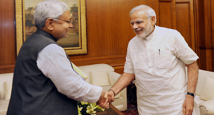 PM मोदी ने बाढ़ के हालात पर नीतीश कुमार से की बात, सहयोग देने का दिया आश्वासन PM मोदी ने बाढ़ के हालात पर नीतीश कुमार से की बात, सहयोग देने का दिया आश्वासन