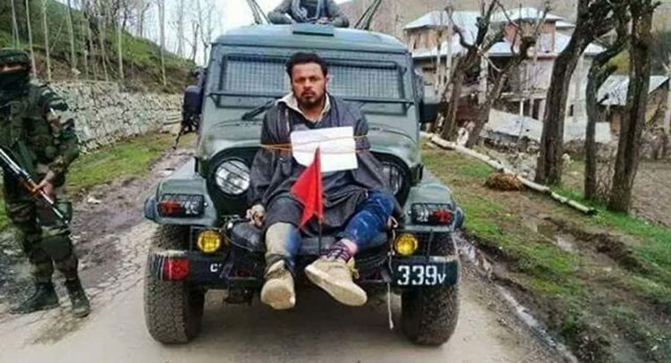 कश्मीर में पत्थरबाज को जीप में बांधने वाला सेना का मेजर पुरस्कृत कश्मीर में पत्थरबाज को जीप में बांधने वाला सेना का मेजर पुरस्कृत
