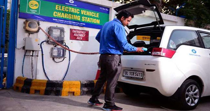 दिल्ली: Electricle Vehicles को बढ़ावा देने के लिए सरकार ने वर्किंग ग्रुप कमेठी गठित की दिल्ली: Electricle Vehicles को बढ़ावा देने के लिए सरकार ने वर्किंग ग्रुप कमेठी गठित की