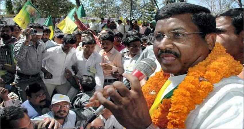 जेवीएम का बागी गुट कांग्रेस में विलय करेगा, पार्टी में घमासान जेवीएम का बागी गुट कांग्रेस में विलय करेगा, पार्टी में घमासान