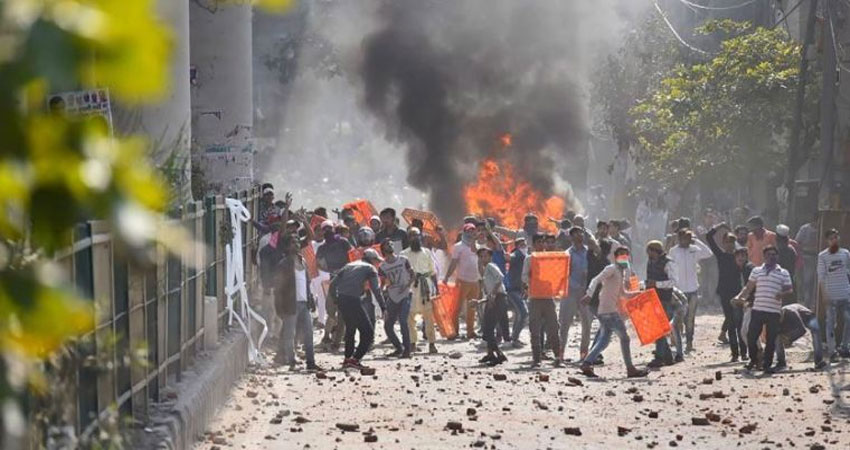 #DelhiRiots: जब उपद्रवी जान लेने पर आमादा हों, तो उनकी भाषा में जवाब देना लाज़मी #DelhiRiots: जब उपद्रवी जान लेने पर आमादा हों, तो उनकी भाषा में जवाब देना लाज़मी