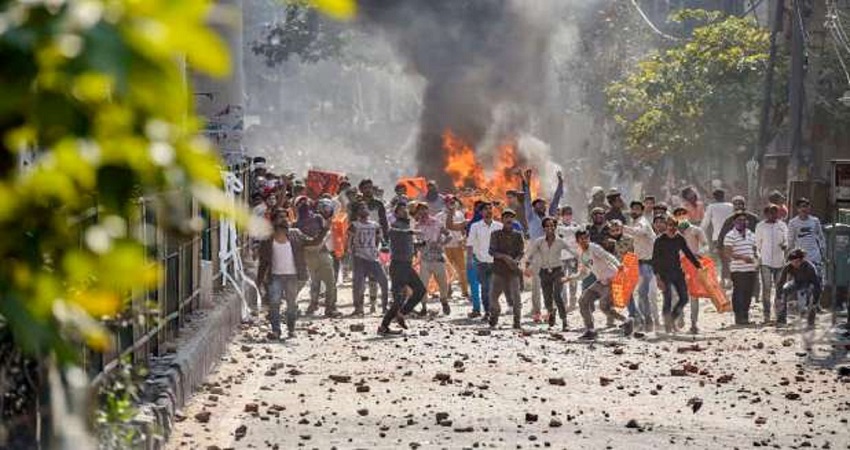 दिल्ली दंगा: पुलिस का दावा- हिंसा और प्रदर्शनों में ISIS ने की मदद दिल्ली दंगा: पुलिस का दावा- हिंसा और प्रदर्शनों में ISIS ने की मदद