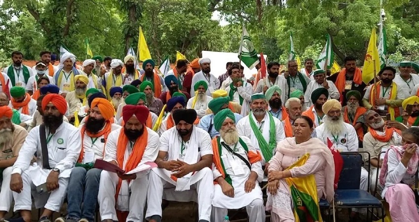 किसान संसद में ''कृषि मंत्री'' को देना पड़ा इस्तीफा किसान संसद में ''कृषि मंत्री'' को देना पड़ा इस्तीफा
