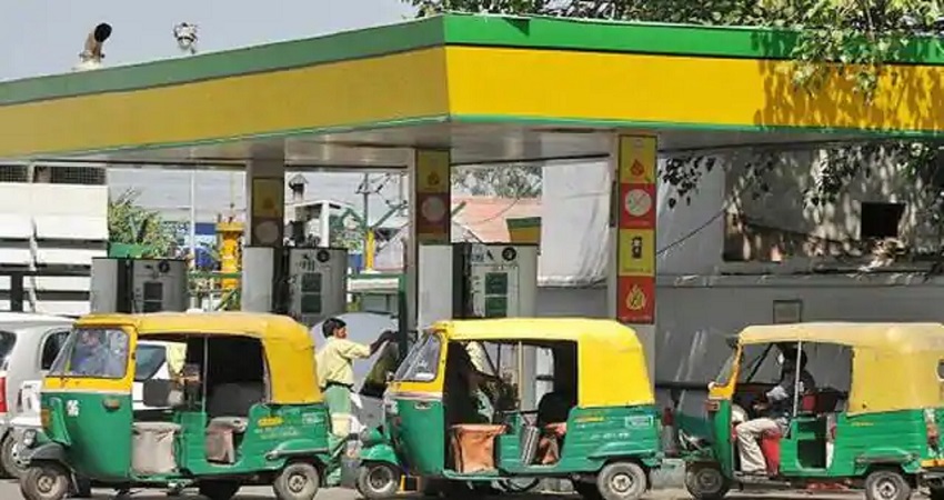 CNG Price Hike: महंगाई की मार! दिल्ली एनसीआर में फिर बढ़े सीएनजी के दाम, जानें कहां पहुंची कीमत CNG Price Hike: महंगाई की मार! दिल्ली एनसीआर में फिर बढ़े सीएनजी के दाम, जानें कहां पहुंची कीमत