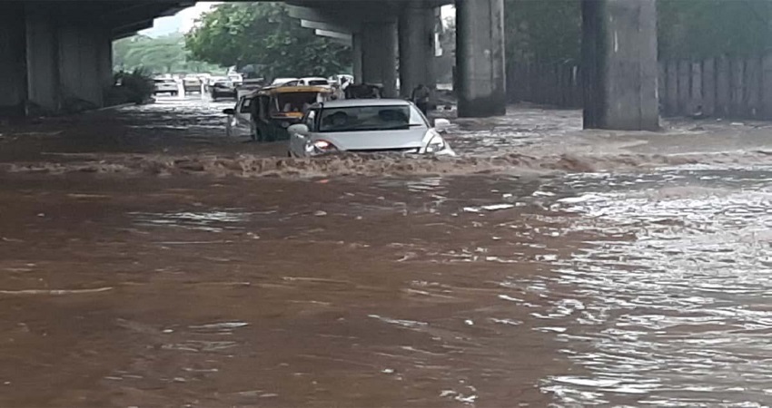 Delhi Weather Updates: राजधानी में आज भी जारी है तेज बारिश, कल टूट चुका है 19 साल का रिकॉर्ड Delhi Weather Updates: राजधानी में आज भी जारी है तेज बारिश, कल टूट चुका है 19 साल का रिकॉर्ड