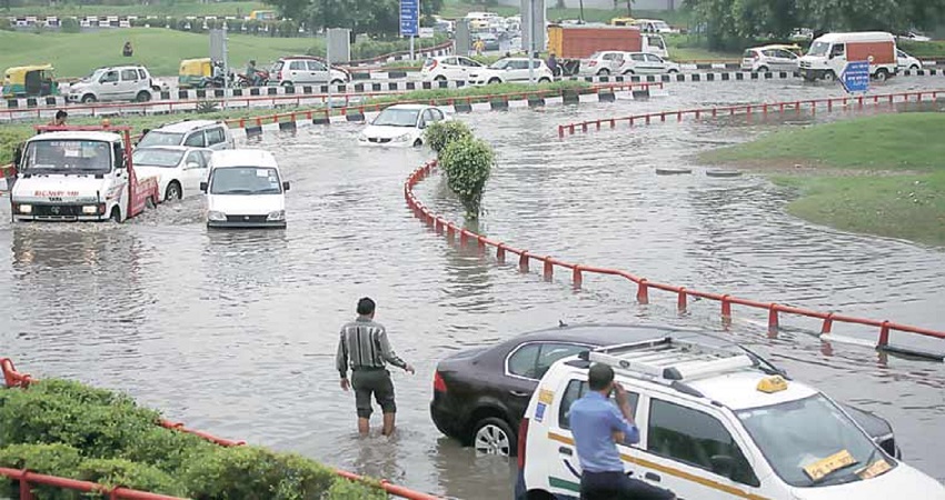Delhi Weather Updates: अभी नहीं थमने वाला बारिश का दौर, जानें कब तक बरसेंगे मेघा Delhi Weather Updates: अभी नहीं थमने वाला बारिश का दौर, जानें कब तक बरसेंगे मेघा