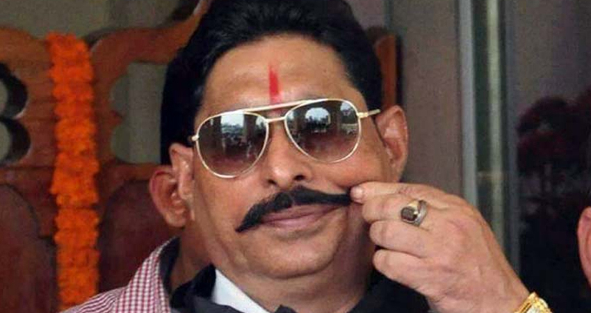 दिल्ली के साकेत कोर्ट में फरार विधायक अनंत सिंह ने किया सरेंडर दिल्ली के साकेत कोर्ट में फरार विधायक अनंत सिंह ने किया सरेंडर