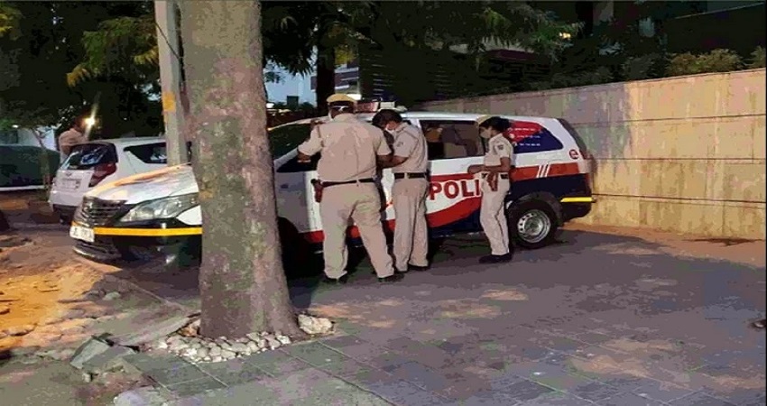 Delhi Crime: फार्महाउस में घुसे नाबालिग की बेरहमी से पीट-पीट कर हत्या Delhi Crime: फार्महाउस में घुसे नाबालिग की बेरहमी से पीट-पीट कर हत्या