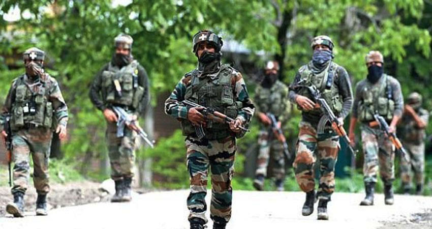 J-K: LOC पर सेना ने नाकाम की घुसपैठ की कोशिश, 2 आतंकी हुए ढेर, 1 घायल J-K: LOC पर सेना ने नाकाम की घुसपैठ की कोशिश, 2 आतंकी हुए ढेर, 1 घायल