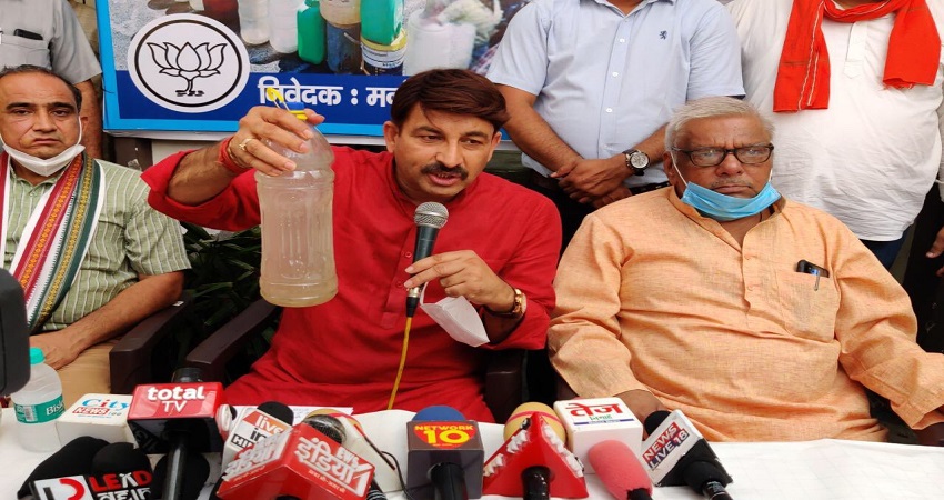 जल पंचायत आयोजित कर BJP सांसद मनोज तिवारी नें केजरीवाल सरकार पर साधा निशाना जल पंचायत आयोजित कर BJP सांसद मनोज तिवारी नें केजरीवाल सरकार पर साधा निशाना