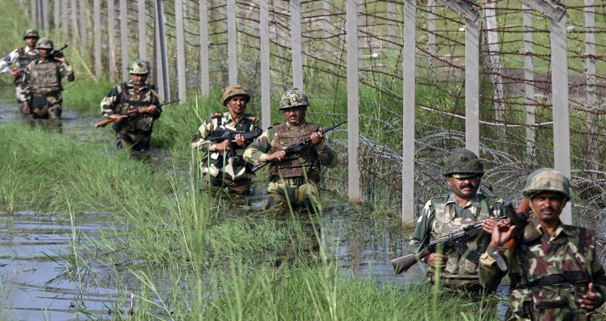 100 बटालियन के बाद अब जम्मू-कश्मीर में 25 हजार और सैनिकों को भेजगी केंद्र सरकार 100 बटालियन के बाद अब जम्मू-कश्मीर में 25 हजार और सैनिकों को भेजगी केंद्र सरकार