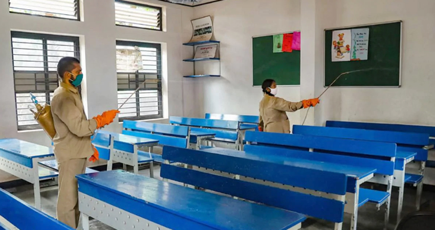 Coronavirus: यूपी-पंजाब में आज से खुलेंगे स्कूल, इन गाइडलाइंस का सबको करना होगा पालन Coronavirus: यूपी-पंजाब में आज से खुलेंगे स्कूल, इन गाइडलाइंस का सबको करना होगा पालन