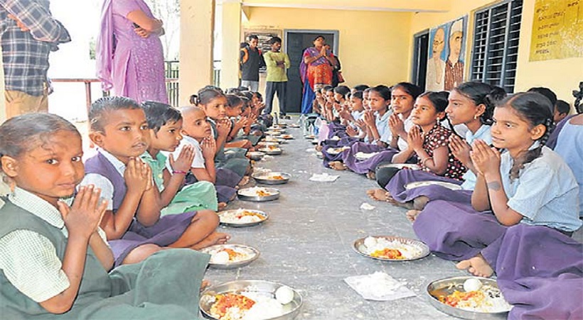 केंद्र ने कोर्ट को बताया- मिड-डे-मील के लिए दिल्ली सरकार को दिए 27 करोड़ रुपये केंद्र ने कोर्ट को बताया- मिड-डे-मील के लिए दिल्ली सरकार को दिए 27 करोड़ रुपये