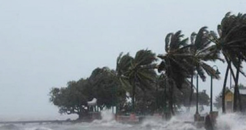 तमिलनाडु-केरल के तट से आज टकराएगा चक्रवाती तूफान ''बुरेवी'', NDRF की कई टीमें हुई तैनात तमिलनाडु-केरल के तट से आज टकराएगा चक्रवाती तूफान ''बुरेवी'', NDRF की कई टीमें हुई तैनात