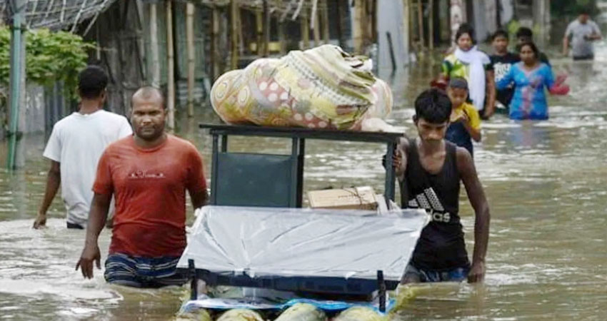 असम बाढ़ से मचा कोहराम, मरने वालों की संख्या 123 हुई, 70 लाख से ज्यादा लोग हुए प्रभावित असम बाढ़ से मचा कोहराम, मरने वालों की संख्या 123 हुई, 70 लाख से ज्यादा लोग हुए प्रभावित