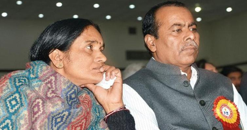 बढ़ती रेप की घटनाओं पर अफसोस जताते हुए बोली निर्भया की मां, 7 साल से न्याय का इंतजार बढ़ती रेप की घटनाओं पर अफसोस जताते हुए बोली निर्भया की मां, 7 साल से न्याय का इंतजार
