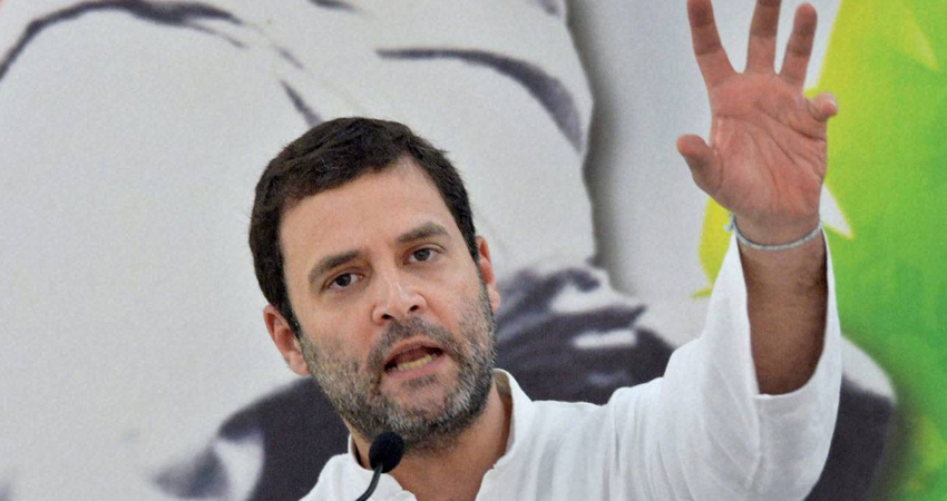 राहुल गांधी एक बार फिर पहुंचे कर्नाटक, चामुंडेश्वरी मंदिर में किए दर्शन राहुल गांधी एक बार फिर पहुंचे कर्नाटक, चामुंडेश्वरी मंदिर में किए दर्शन