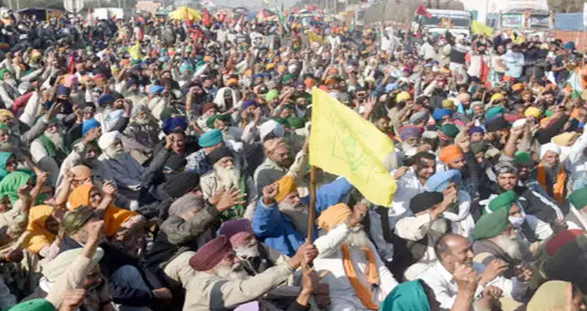 किसानों को NIA के नोटिस से निशाने पर केंद्र सरकार, सियासत गरमाई किसानों को NIA के नोटिस से निशाने पर केंद्र सरकार, सियासत गरमाई